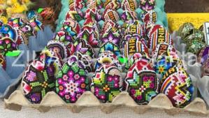 În Joia Mare se vopsesc ouăle. Ce reprezintă culoarea roşie