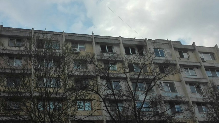 update 2 pompierii in alerta un bloc din constanta evacuat doua femei cu atacuri de panica galerie foto update 2 pompierii in alerta un bloc din constanta evacuat doua femei cu atacuri de panica galerie foto
