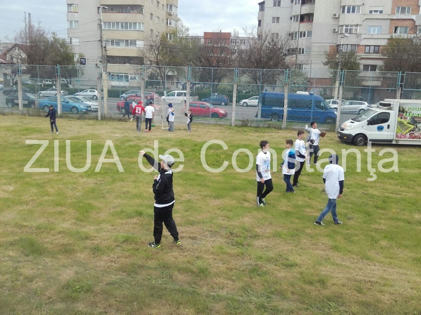 live text elemente decorative americane si mancare traditionala romaneasca meci de baseball sua romania live text elemente decorative americane si mancare traditionala romaneasca meci de baseball sua romania