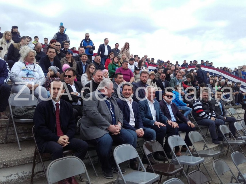 live text elemente decorative americane si mancare traditionala romaneasca meci de baseball sua romania live text elemente decorative americane si mancare traditionala romaneasca meci de baseball sua romania