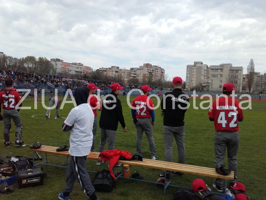 live text elemente decorative americane si mancare traditionala romaneasca meci de baseball sua romania live text elemente decorative americane si mancare traditionala romaneasca meci de baseball sua romania