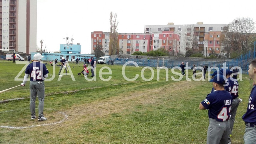 live text elemente decorative americane si mancare traditionala romaneasca meci de baseball sua romania live text elemente decorative americane si mancare traditionala romaneasca meci de baseball sua romania