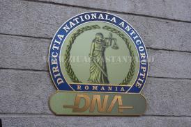 Fost director din cadrul CNADNR trimis în judecată de procurorii DNA pentru luare de mită