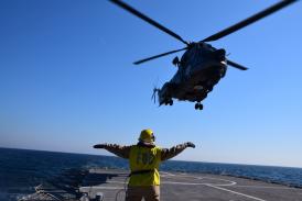 Exerciţii de respingere a unui atac aerian pe mare (fotoreportaj+video)