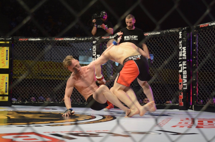 luptator la cs pontica catalin casaru l a invins pe adrian grec si a cucerit din nou centura rxf galerie luptator la cs pontica catalin casaru l a invins pe adrian grec si a cucerit din nou centura rxf galerie