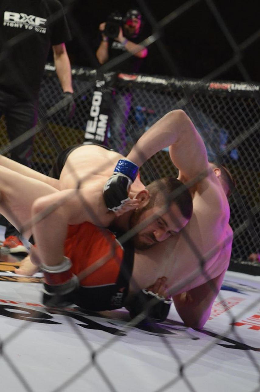 luptator la cs pontica catalin casaru l a invins pe adrian grec si a cucerit din nou centura rxf galerie luptator la cs pontica catalin casaru l a invins pe adrian grec si a cucerit din nou centura rxf galerie