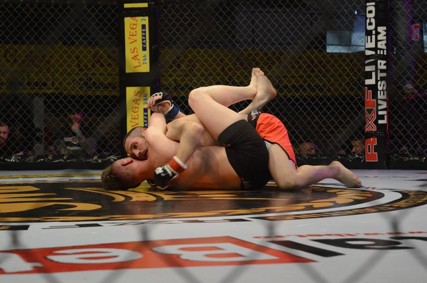 luptator la cs pontica catalin casaru l a invins pe adrian grec si a cucerit din nou centura rxf galerie luptator la cs pontica catalin casaru l a invins pe adrian grec si a cucerit din nou centura rxf galerie