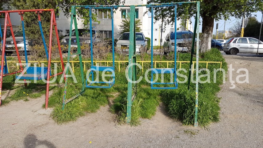 pericol pentru copii la un loc de joaca din tomis nord cum arata leaganele galerie foto 629787 pericol pentru copii la un loc de joaca din tomis nord cum arata leaganele galerie foto 629787