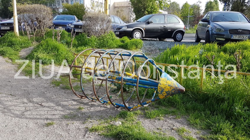 pericol pentru copii la un loc de joaca din tomis nord cum arata leaganele galerie foto 629787 pericol pentru copii la un loc de joaca din tomis nord cum arata leaganele galerie foto 629787