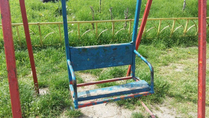 pericol pentru copii la un loc de joaca din tomis nord cum arata leaganele galerie foto 629787 pericol pentru copii la un loc de joaca din tomis nord cum arata leaganele galerie foto 629787