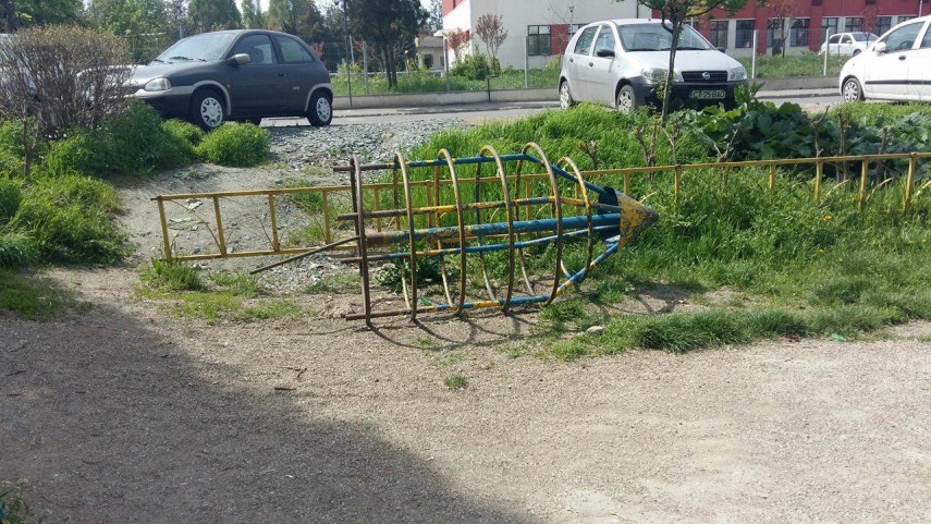 pericol pentru copii la un loc de joaca din tomis nord cum arata leaganele galerie foto 629787 pericol pentru copii la un loc de joaca din tomis nord cum arata leaganele galerie foto 629787