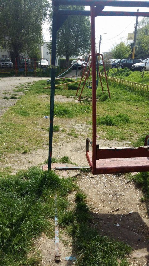 pericol pentru copii la un loc de joaca din tomis nord cum arata leaganele galerie foto 629787 pericol pentru copii la un loc de joaca din tomis nord cum arata leaganele galerie foto 629787