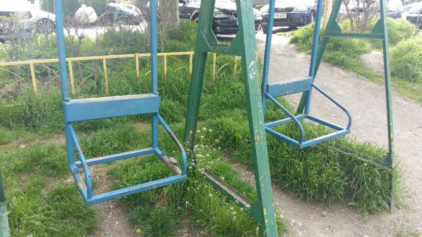 pericol pentru copii la un loc de joaca din tomis nord cum arata leaganele galerie foto 629787 pericol pentru copii la un loc de joaca din tomis nord cum arata leaganele galerie foto 629787