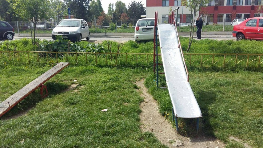 pericol pentru copii la un loc de joaca din tomis nord cum arata leaganele galerie foto 629787 pericol pentru copii la un loc de joaca din tomis nord cum arata leaganele galerie foto 629787