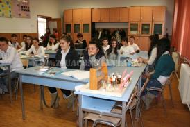 Este oficial. S-a modificat Legea educaţiei naţionale. Ce schimbare s-a făcut şi este valabilă de ieri. Un singur articol (document)