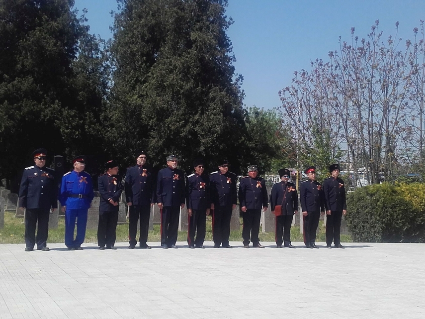 depunere de coroane la constanta consulul federatiei ruse vladimir volkov traiasca pacea si triumful