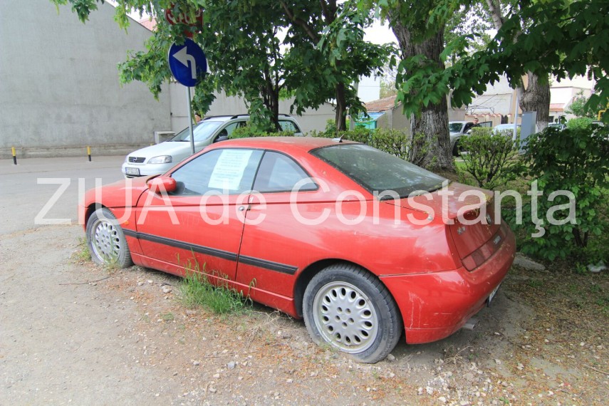 constantenii scriitori pe masini mesaje scrijelite in tabla galerie foto 630434 constantenii scriitori pe masini mesaje scrijelite in tabla galerie foto 630434