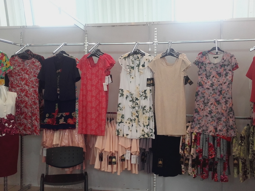 in cautarea tinutei pentru balul de absolvire ccina constanta asteapta tinerii la targul national tinimtex in cautarea tinutei pentru balul de absolvire ccina constanta asteapta tinerii la targul national tinimtex