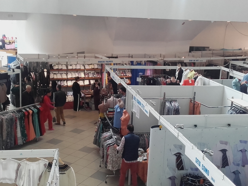 in cautarea tinutei pentru balul de absolvire ccina constanta asteapta tinerii la targul national tinimtex in cautarea tinutei pentru balul de absolvire ccina constanta asteapta tinerii la targul national tinimtex