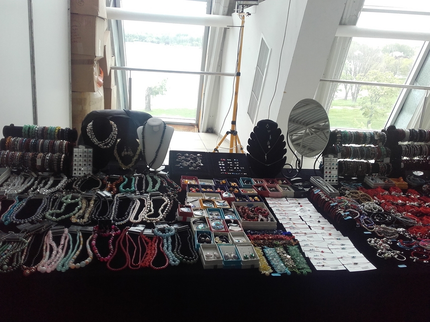 in cautarea tinutei pentru balul de absolvire ccina constanta asteapta tinerii la targul national tinimtex in cautarea tinutei pentru balul de absolvire ccina constanta asteapta tinerii la targul national tinimtex