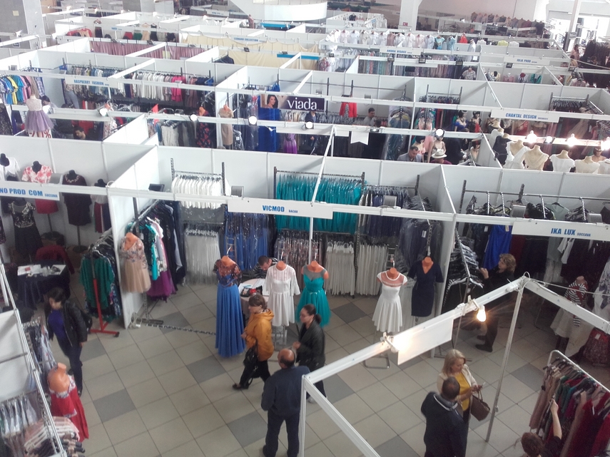 in cautarea tinutei pentru balul de absolvire ccina constanta asteapta tinerii la targul national tinimtex in cautarea tinutei pentru balul de absolvire ccina constanta asteapta tinerii la targul national tinimtex