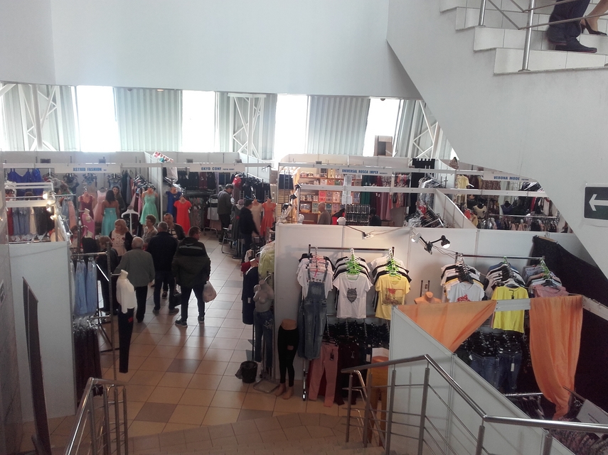 in cautarea tinutei pentru balul de absolvire ccina constanta asteapta tinerii la targul national tinimtex in cautarea tinutei pentru balul de absolvire ccina constanta asteapta tinerii la targul national tinimtex