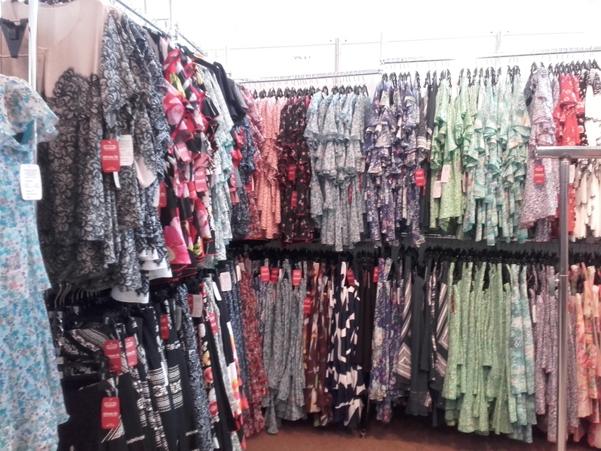 in cautarea tinutei pentru balul de absolvire ccina constanta asteapta tinerii la targul national tinimtex in cautarea tinutei pentru balul de absolvire ccina constanta asteapta tinerii la targul national tinimtex