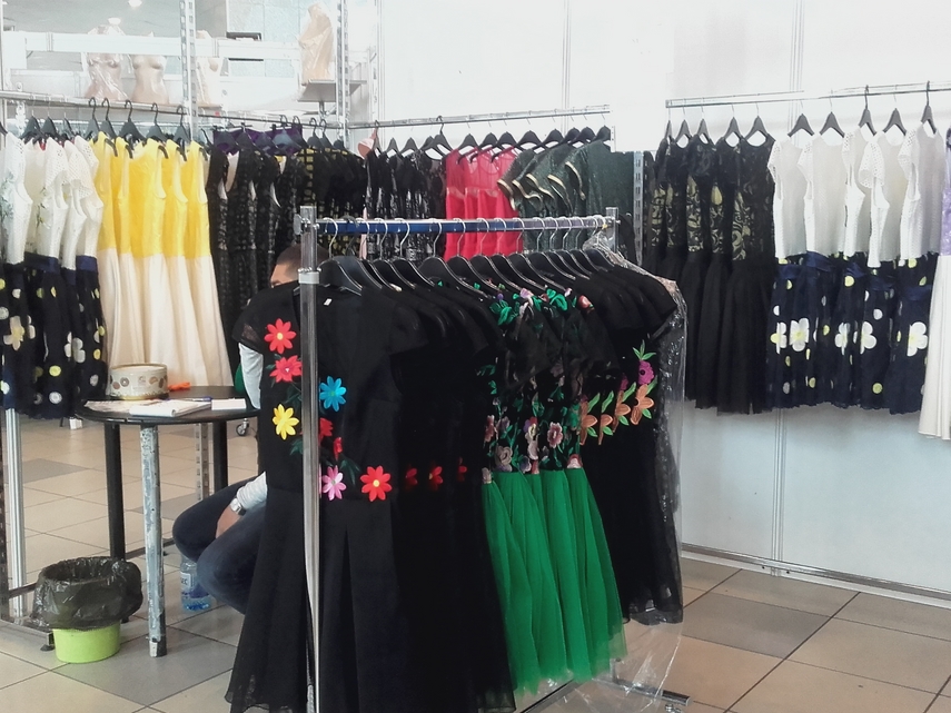 in cautarea tinutei pentru balul de absolvire ccina constanta asteapta tinerii la targul national tinimtex in cautarea tinutei pentru balul de absolvire ccina constanta asteapta tinerii la targul national tinimtex