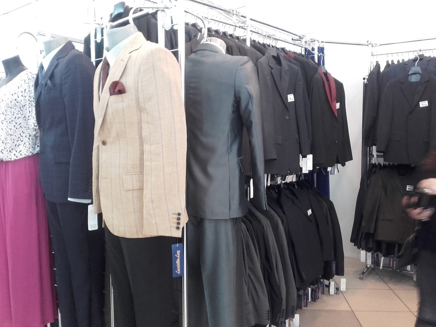 in cautarea tinutei pentru balul de absolvire ccina constanta asteapta tinerii la targul national tinimtex in cautarea tinutei pentru balul de absolvire ccina constanta asteapta tinerii la targul national tinimtex