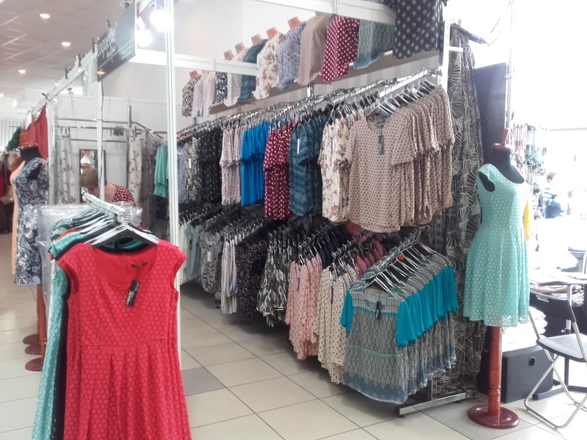 in cautarea tinutei pentru balul de absolvire ccina constanta asteapta tinerii la targul national tinimtex in cautarea tinutei pentru balul de absolvire ccina constanta asteapta tinerii la targul national tinimtex