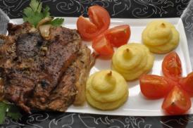 Idei de prânz Supă cremă de legume şi ceafă de porc la cuptor