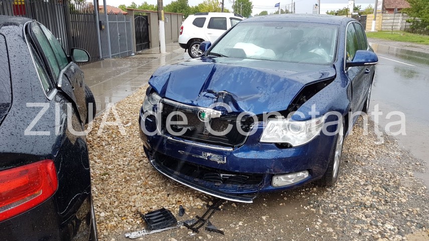 accident la cumpana doua victime ambulante si masini de politie la eveniment 631366 accident la cumpana doua victime ambulante si masini de politie la eveniment 631366