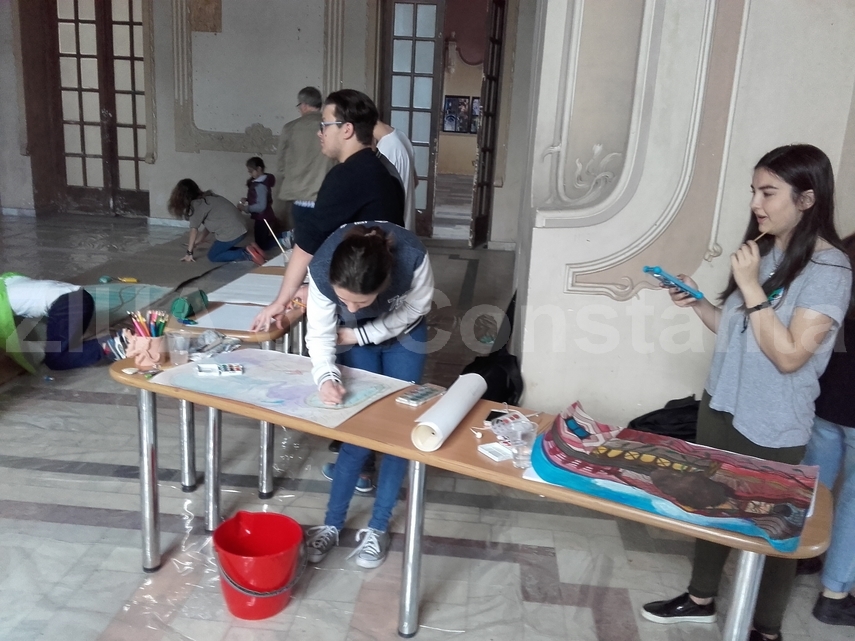 ionut gheorghe a purtat tricolorul la parada de zilele constantei tinerii au strigat din sute de glasuri ionut gheorghe a purtat tricolorul la parada de zilele constantei tinerii au strigat din sute de glasuri