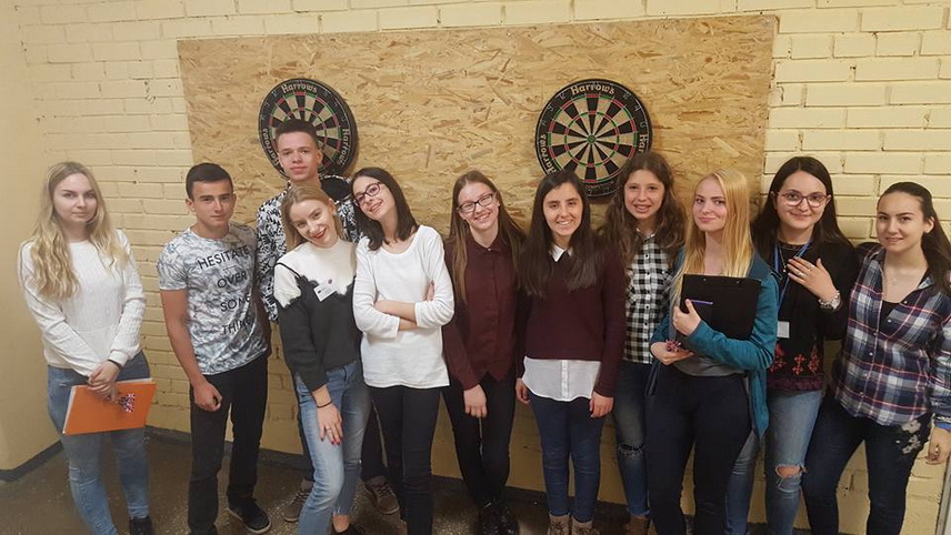 elevii scolii gimnaziale nr 12 b p hasdeu militeaza pentru prevenirea fenomenului de bullying in scoli elevii scolii gimnaziale nr 12 b p hasdeu militeaza pentru prevenirea fenomenului de bullying in scoli