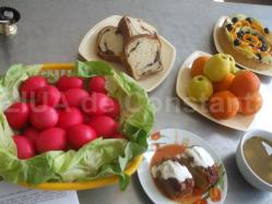 Ouă roşii, cozonac şi friptură De Înălțarea Domnului, Arimex Comexim 2000 SRL a oferit pacienţilor un meniu deosebit