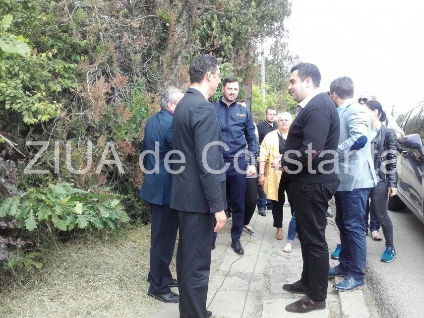 ministrul transporturilor alexandru cuc si presedintele cjc horia tutuianu pe podul vechi agigea galerie ministrul transporturilor alexandru cuc si presedintele cjc horia tutuianu pe podul vechi agigea galerie