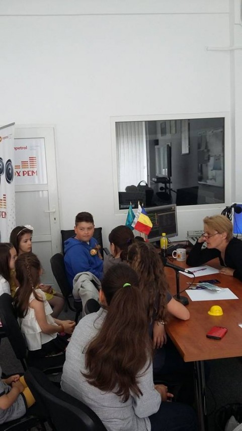 petrecere pentru copiii angajatilor rafinariei petromidia navodari cum s au distrat micutii galerie foto petrecere pentru copiii angajatilor rafinariei petromidia navodari cum s au distrat micutii galerie foto