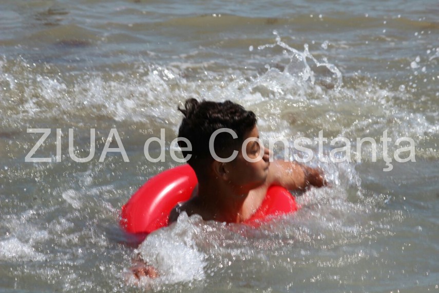 fotoreportaj emotii de nedescris si bucurii mari pentru 37 de copii care au ajuns azi pentru prima data fotoreportaj emotii de nedescris si bucurii mari pentru 37 de copii care au ajuns azi pentru prima data