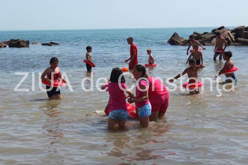 fotoreportaj emotii de nedescris si bucurii mari pentru 37 de copii care au ajuns azi pentru prima data fotoreportaj emotii de nedescris si bucurii mari pentru 37 de copii care au ajuns azi pentru prima data