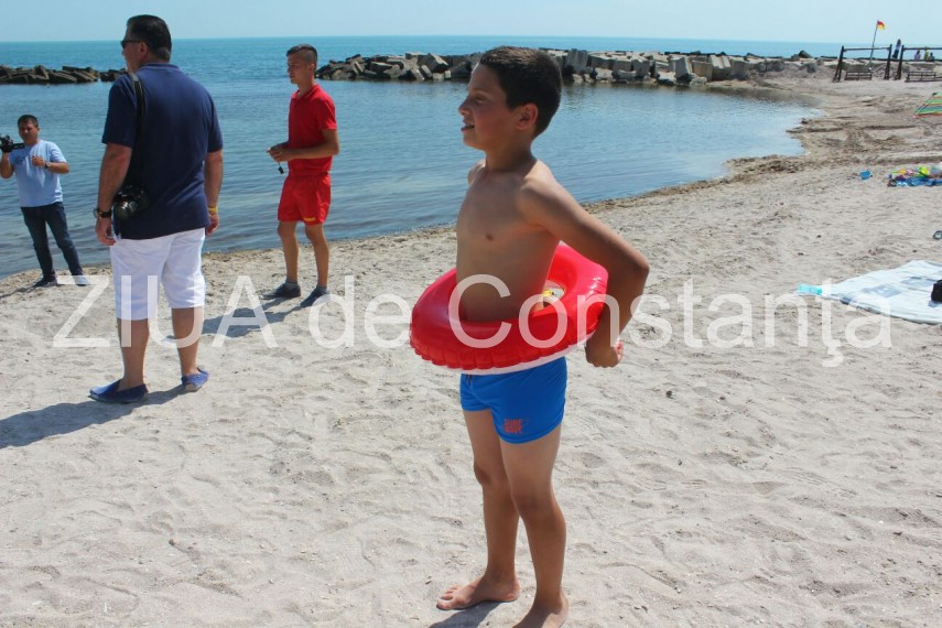 fotoreportaj emotii de nedescris si bucurii mari pentru 37 de copii care au ajuns azi pentru prima data fotoreportaj emotii de nedescris si bucurii mari pentru 37 de copii care au ajuns azi pentru prima data