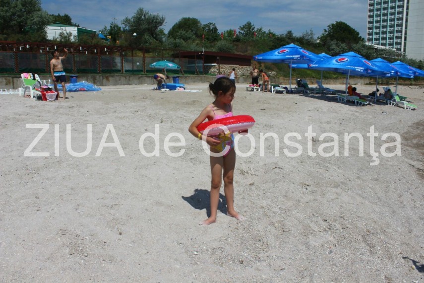 fotoreportaj emotii de nedescris si bucurii mari pentru 37 de copii care au ajuns azi pentru prima data fotoreportaj emotii de nedescris si bucurii mari pentru 37 de copii care au ajuns azi pentru prima data