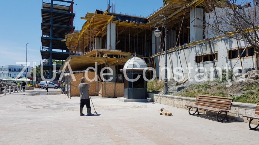 sesizare o parte din schelaria lucrarilor de la vraja marii s a prabusit pe trotuar daca era cineva acolo sesizare o parte din schelaria lucrarilor de la vraja marii s a prabusit pe trotuar daca era cineva acolo