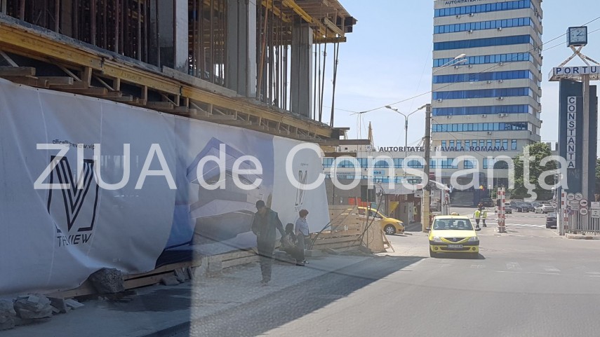 sesizare o parte din schelaria lucrarilor de la vraja marii s a prabusit pe trotuar daca era cineva acolo sesizare o parte din schelaria lucrarilor de la vraja marii s a prabusit pe trotuar daca era cineva acolo