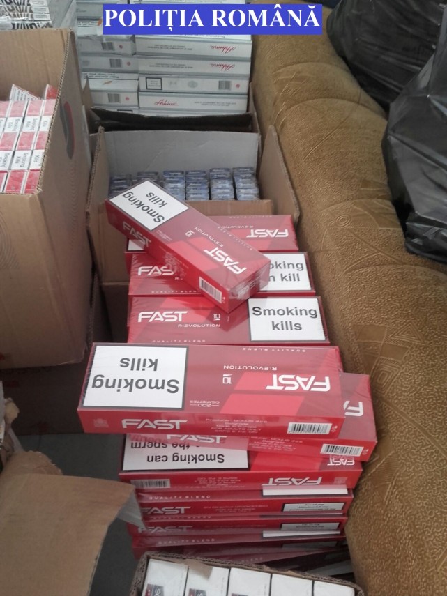 constanta tigari de contrabanda confiscate de politisti 7 perchezitii au fost efectuate la locuintele constanta tigari de contrabanda confiscate de politisti 7 perchezitii au fost efectuate la locuintele
