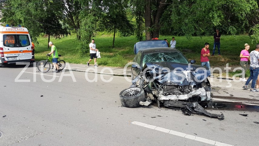 accident rutier grav pe bulevardul mamaia in zona pescarie trei masini implicate 632840 accident rutier grav pe bulevardul mamaia in zona pescarie trei masini implicate 632840