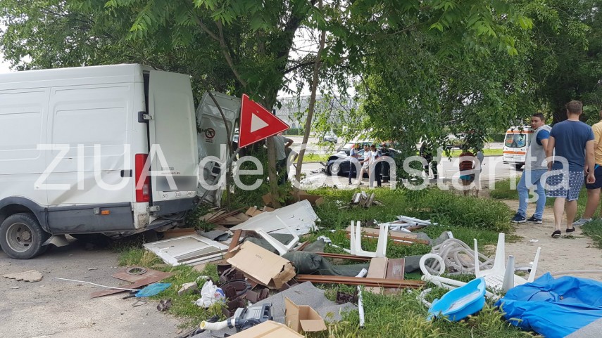 accident rutier grav pe bulevardul mamaia in zona pescarie trei masini implicate 632840 accident rutier grav pe bulevardul mamaia in zona pescarie trei masini implicate 632840