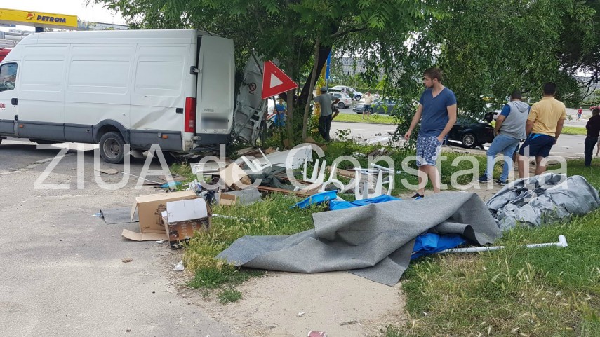 accident rutier grav pe bulevardul mamaia in zona pescarie trei masini implicate 632840 accident rutier grav pe bulevardul mamaia in zona pescarie trei masini implicate 632840