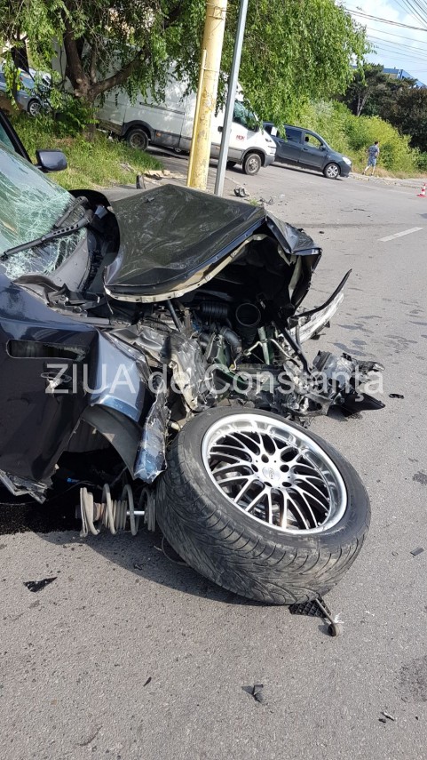 accident rutier grav pe bulevardul mamaia in zona pescarie trei masini implicate 632840 accident rutier grav pe bulevardul mamaia in zona pescarie trei masini implicate 632840
