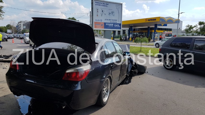 accident rutier grav pe bulevardul mamaia in zona pescarie trei masini implicate 632840 accident rutier grav pe bulevardul mamaia in zona pescarie trei masini implicate 632840