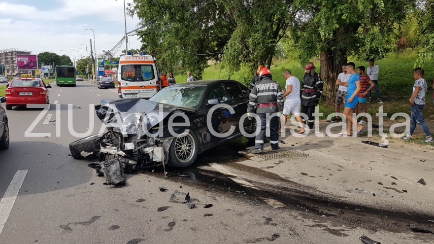 accident rutier grav pe bulevardul mamaia in zona pescarie trei masini implicate 632840 accident rutier grav pe bulevardul mamaia in zona pescarie trei masini implicate 632840